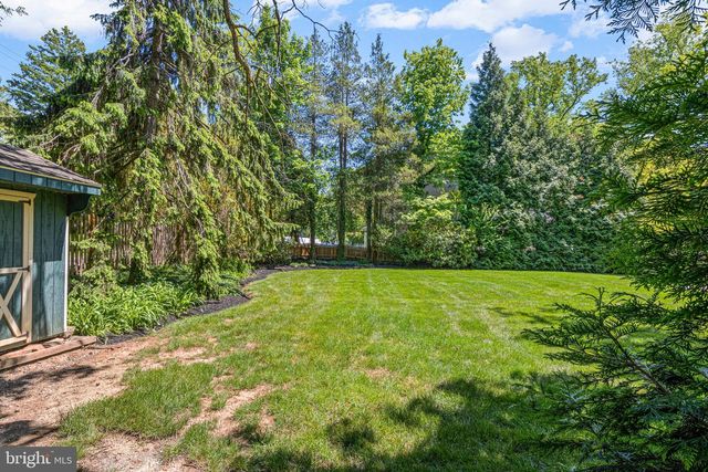 231 W VALLEY RD, Wayne, PA 19087