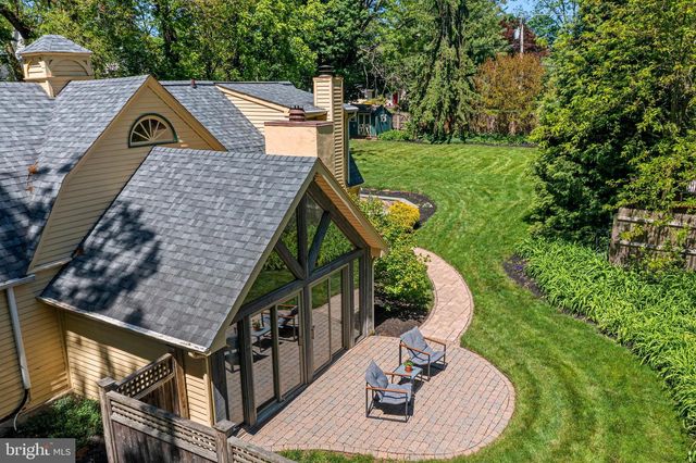231 W VALLEY RD, Wayne, PA 19087