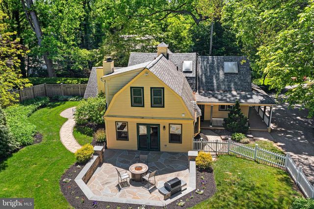 231 W VALLEY RD, Wayne, PA 19087