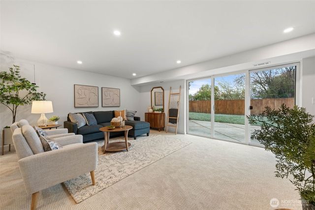 16807 NE 6TH Place, Bellevue, WA 98008