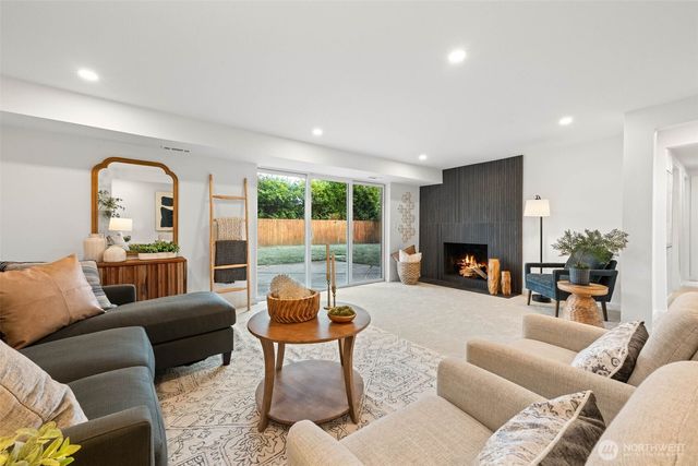 16807 NE 6TH Place, Bellevue, WA 98008