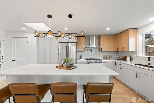 16807 NE 6TH Place, Bellevue, WA 98008