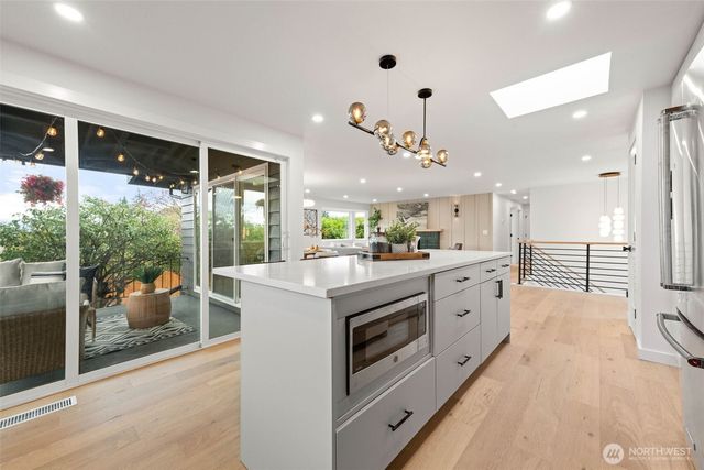 16807 NE 6TH Place, Bellevue, WA 98008