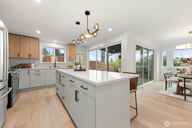 16807 NE 6TH Place, Bellevue, WA 98008