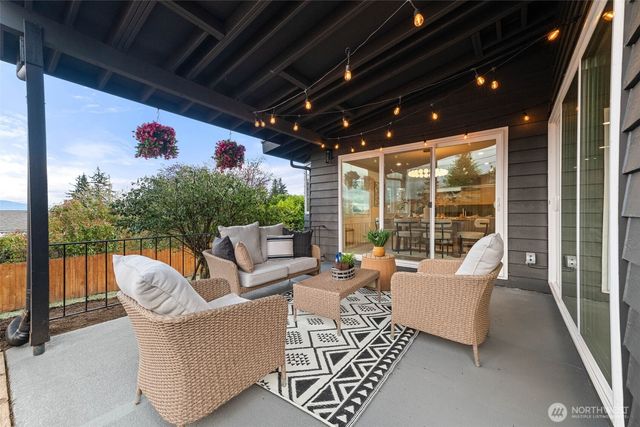 16807 NE 6TH Place, Bellevue, WA 98008