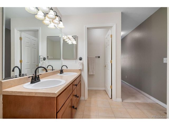 6091 W Utah Ln, Lakewood, CO 80232