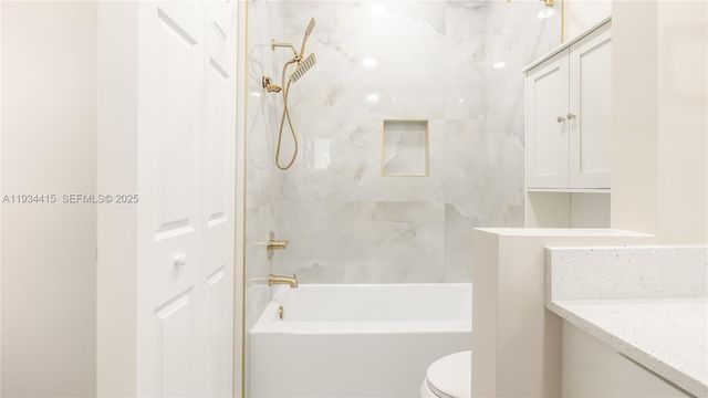 4289 N 76th Ave, Davie, FL 33024