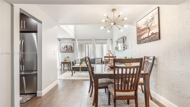 4289 N 76th Ave, Davie, FL 33024