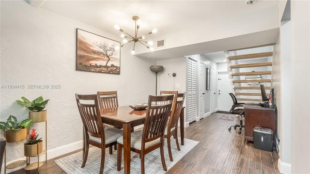 4289 N 76th Ave, Davie, FL 33024