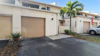 4289 N 76th Ave, Davie, FL 33024