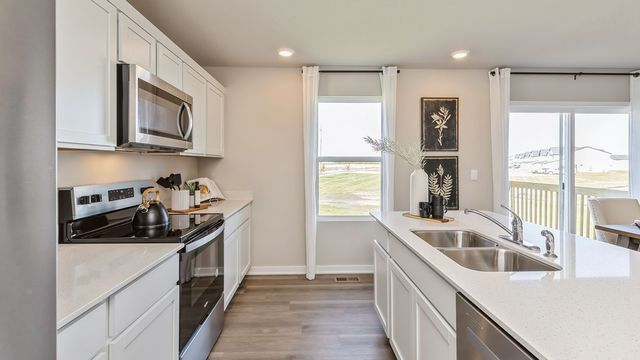 2763 Cecelia Drive, Hiawatha, IA 52233