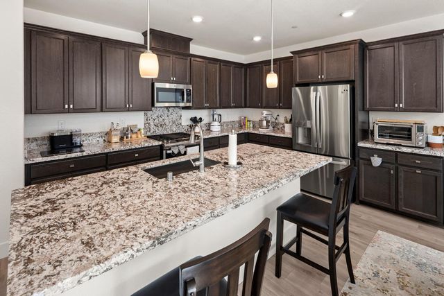 8056 Titan Ln, Roseville, CA 95747