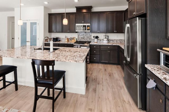 8056 Titan Ln, Roseville, CA 95747