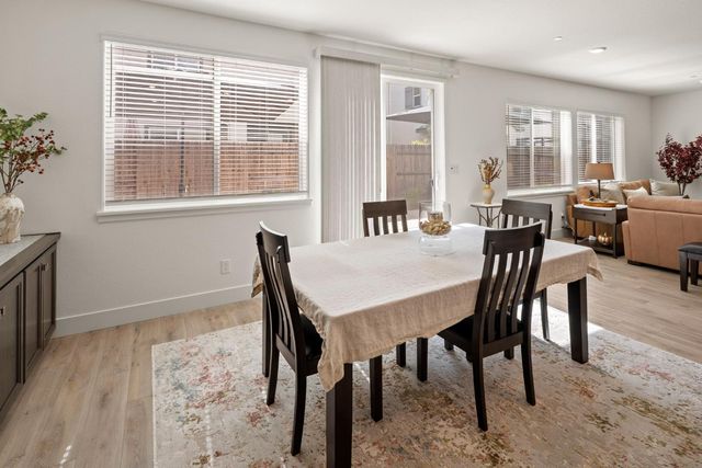 8056 Titan Ln, Roseville, CA 95747