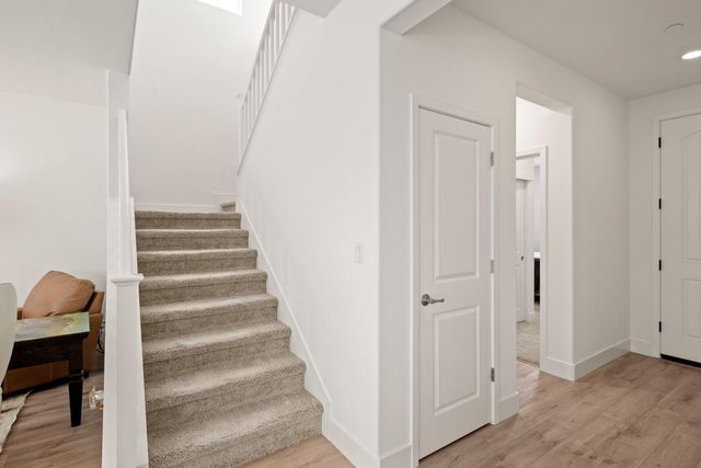 8056 Titan Ln, Roseville, CA 95747