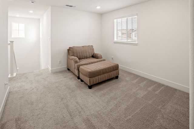 8056 Titan Ln, Roseville, CA 95747