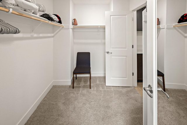 8056 Titan Ln, Roseville, CA 95747