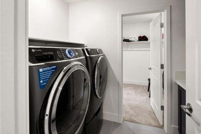 8056 Titan Ln, Roseville, CA 95747