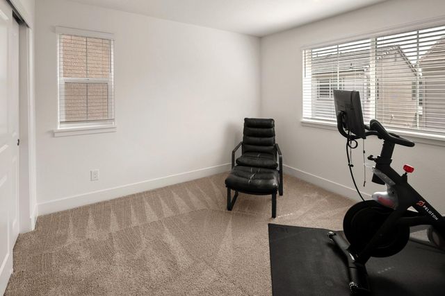 8056 Titan Ln, Roseville, CA 95747