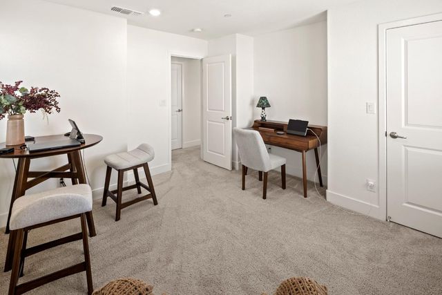 8056 Titan Ln, Roseville, CA 95747