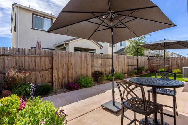 8056 Titan Ln, Roseville, CA 95747