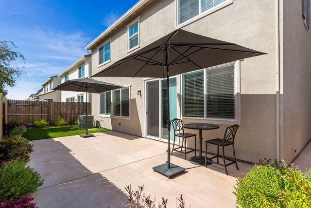 8056 Titan Ln, Roseville, CA 95747