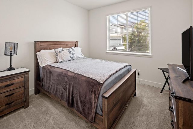 8056 Titan Ln, Roseville, CA 95747