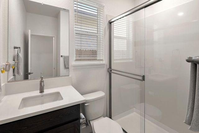 8056 Titan Ln, Roseville, CA 95747