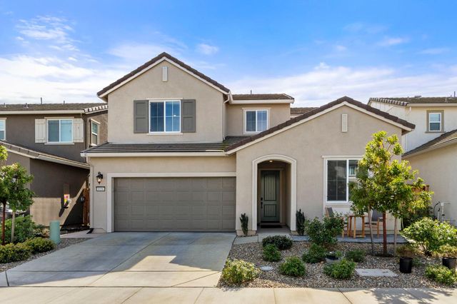 8056 Titan Ln, Roseville, CA 95747