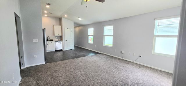 8042 CAPE FOX Drive, Jacksonville, FL 32222