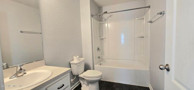 8042 CAPE FOX Drive, Jacksonville, FL 32222