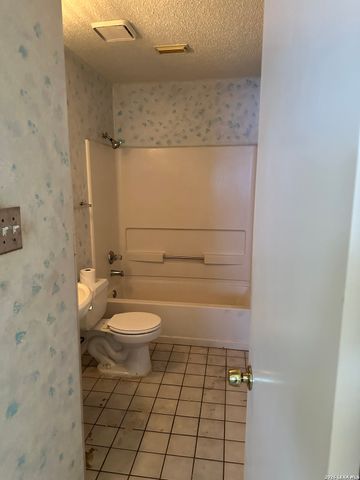 6664 Snow Meadow, Converse, TX 78109