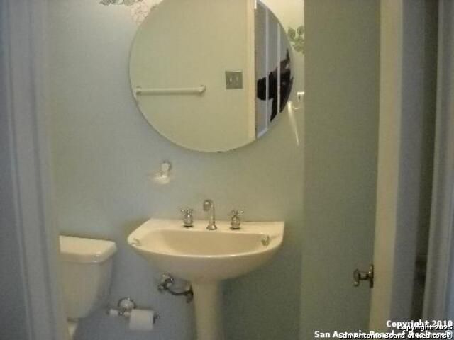 6664 Snow Meadow, Converse, TX 78109