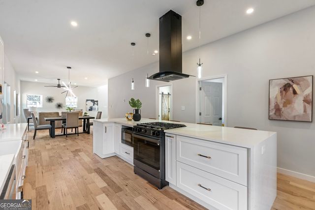 959 Woodbourne Drive SW, Atlanta, GA 30310