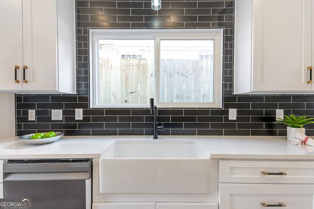 959 Woodbourne Drive SW, Atlanta, GA 30310