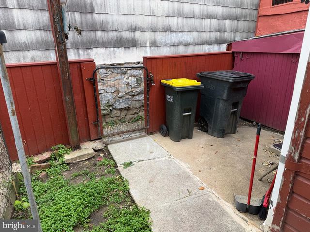 26 W STRAWBERRY ST, Lancaster, PA 17603