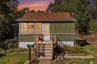 2946 4th Street, Trenton, MI 48183