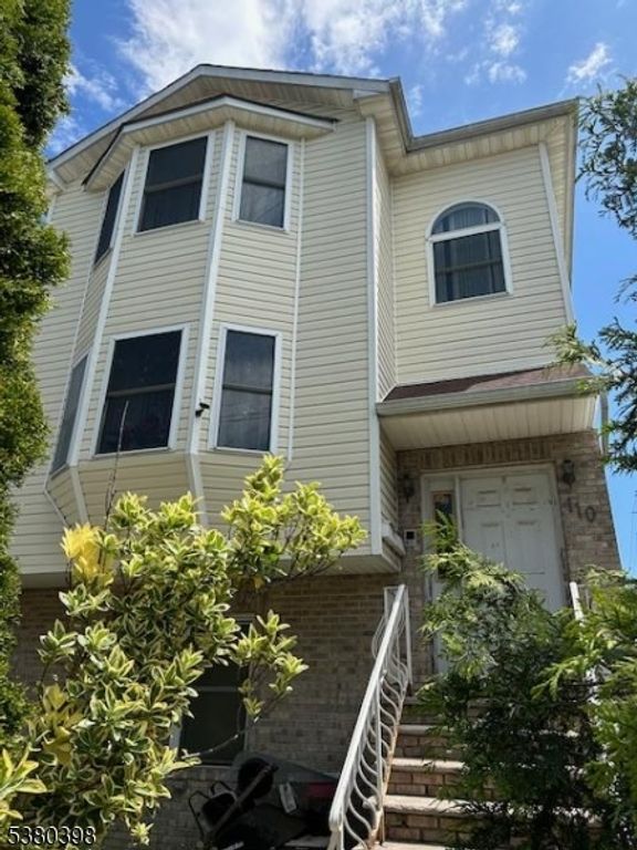 110 Fabyan Pl, Newark City, NJ 07112