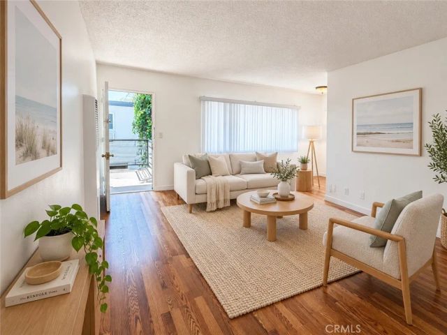 1808 10th Street F, Santa Monica, CA 90404