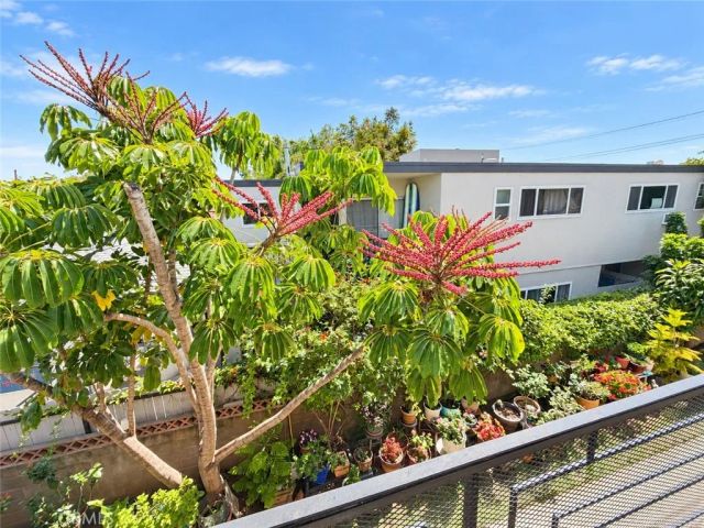 1808 10th Street F, Santa Monica, CA 90404