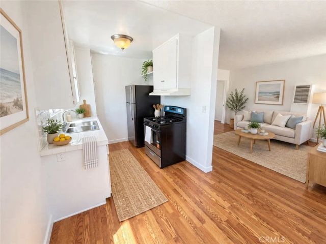 1808 10th Street F, Santa Monica, CA 90404