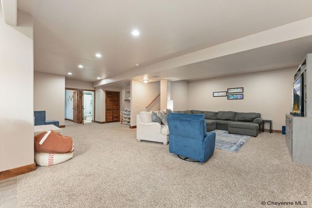 3712 RUSTIC RD, Cheyenne, WY 82001