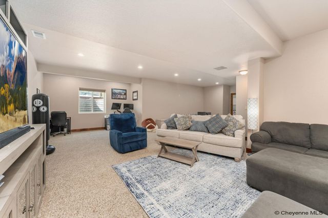 3712 RUSTIC RD, Cheyenne, WY 82001