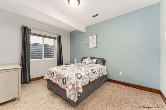 3712 RUSTIC RD, Cheyenne, WY 82001