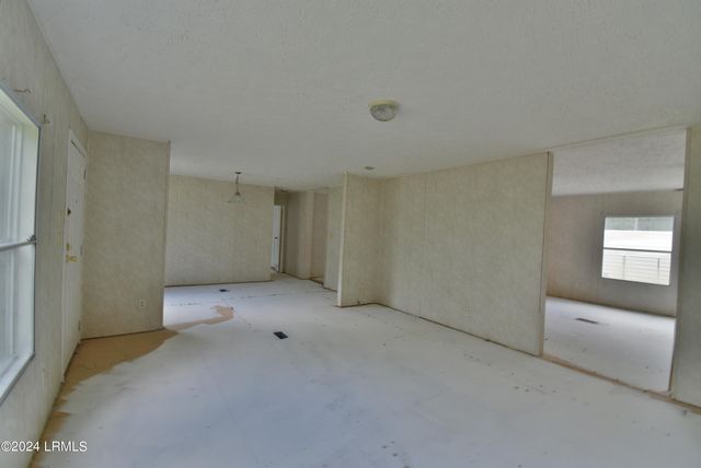 1680 Stanley Loop Road, Varnville, SC 29944