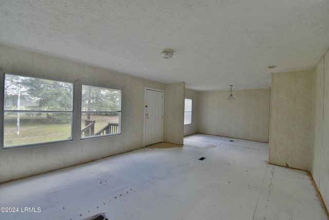 1680 Stanley Loop Road, Varnville, SC 29944