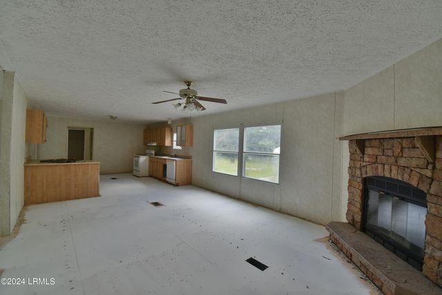 1680 Stanley Loop Road, Varnville, SC 29944