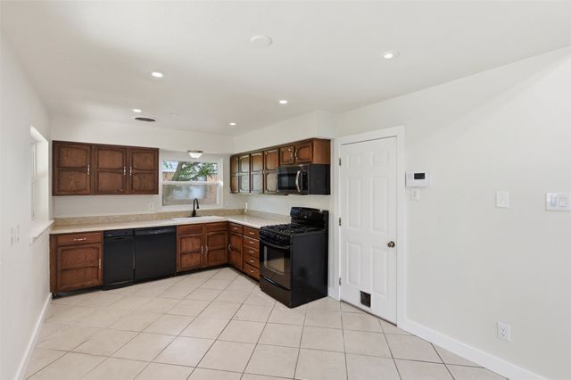 117 Wake Drive, Richardson, TX 75081