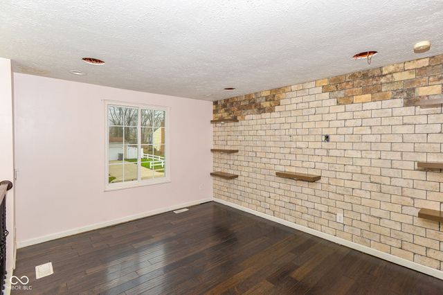 6911 Littleton Drive, Indianapolis, IN 46221