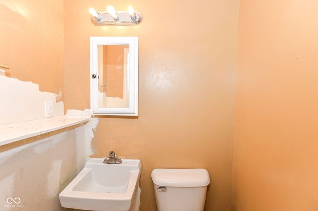 6911 Littleton Drive, Indianapolis, IN 46221